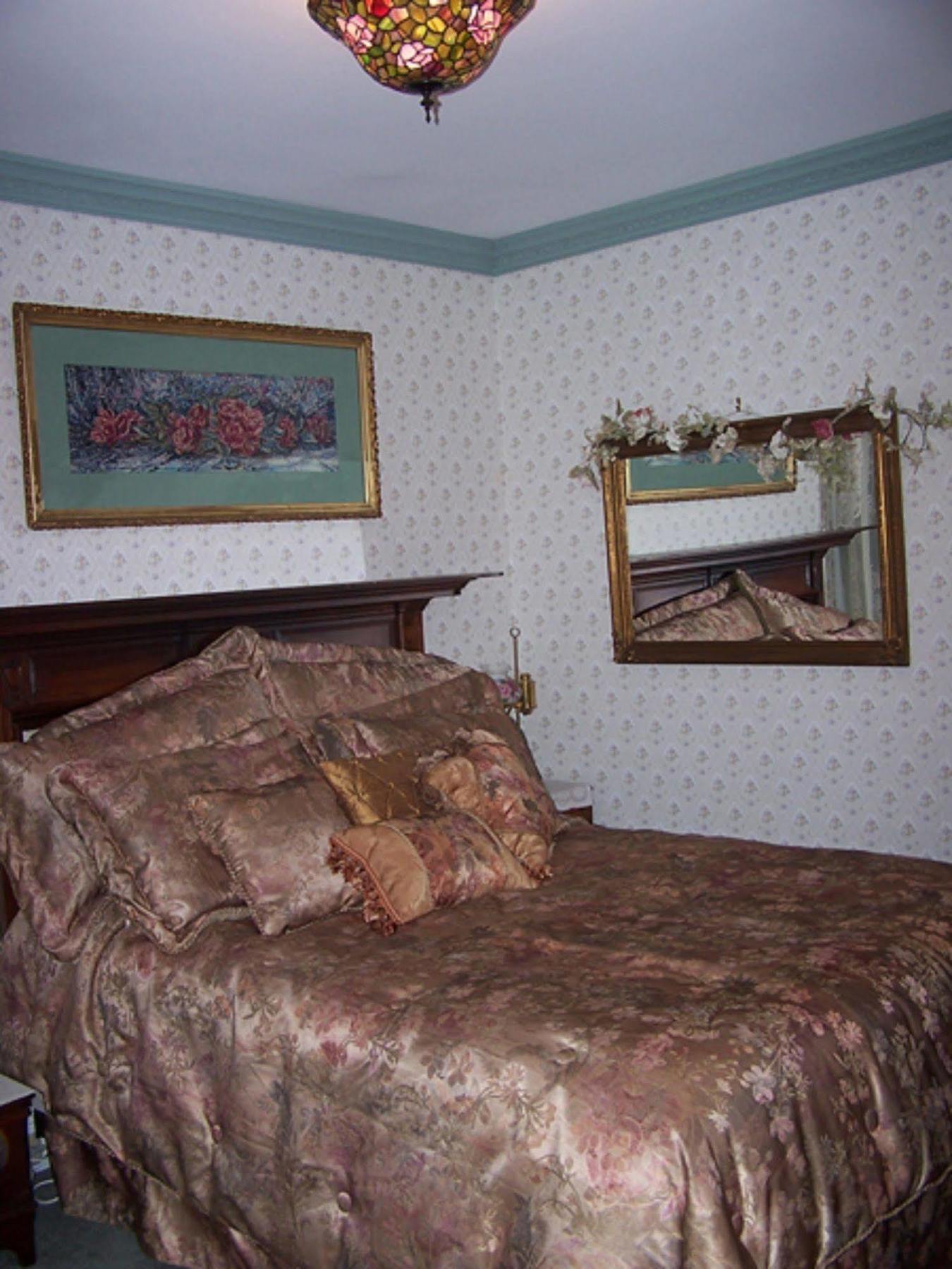 Bellinger Rose Bed & Breakfast Herkimer Esterno foto